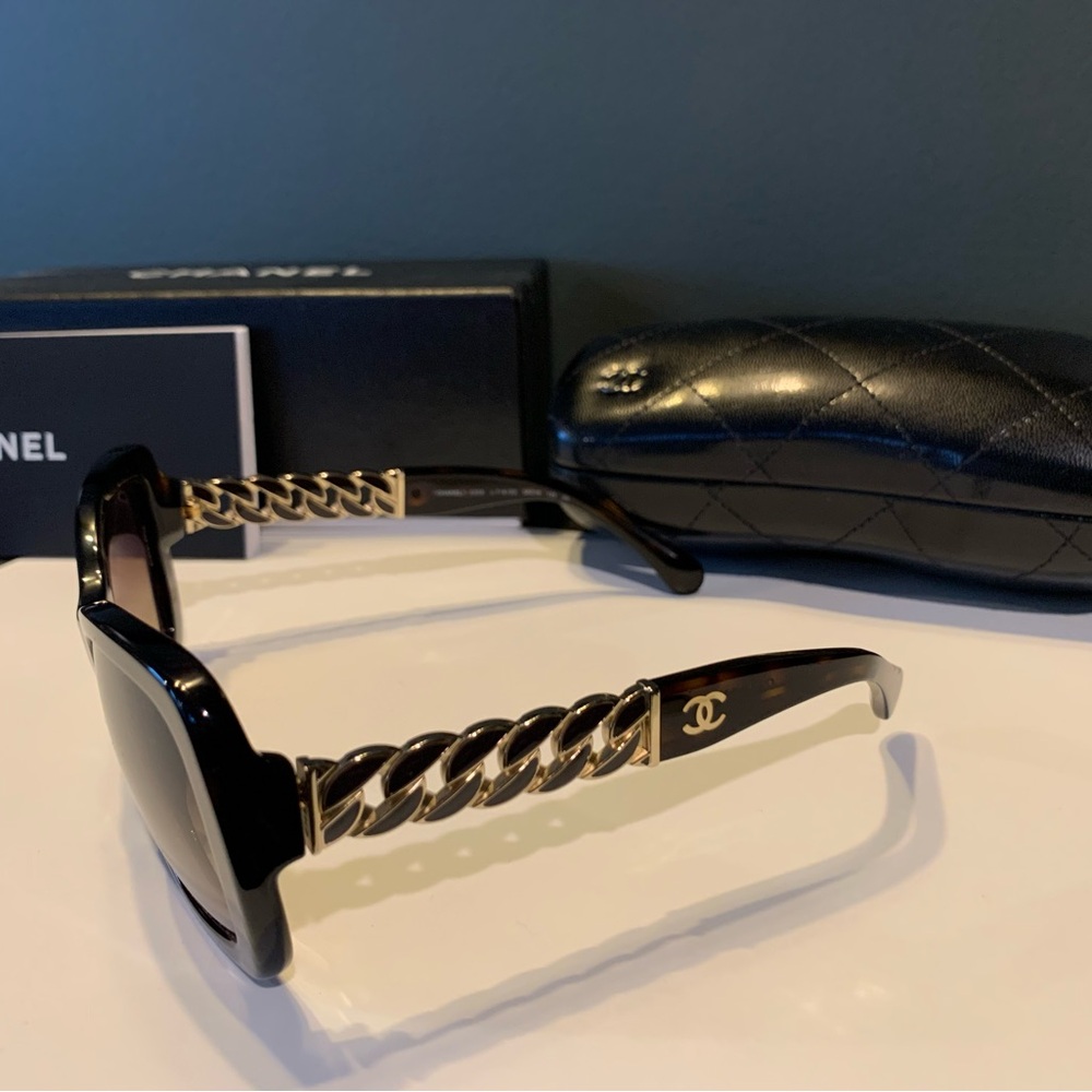 CHANEL Tortoise & Chain Link Women's Sunglasses - Picture 2 of 8